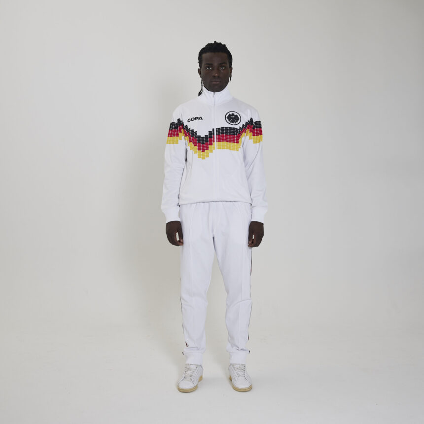 Premium PKxCOPA Tracksuit Weiß - Jacke und Hose – Bild 2